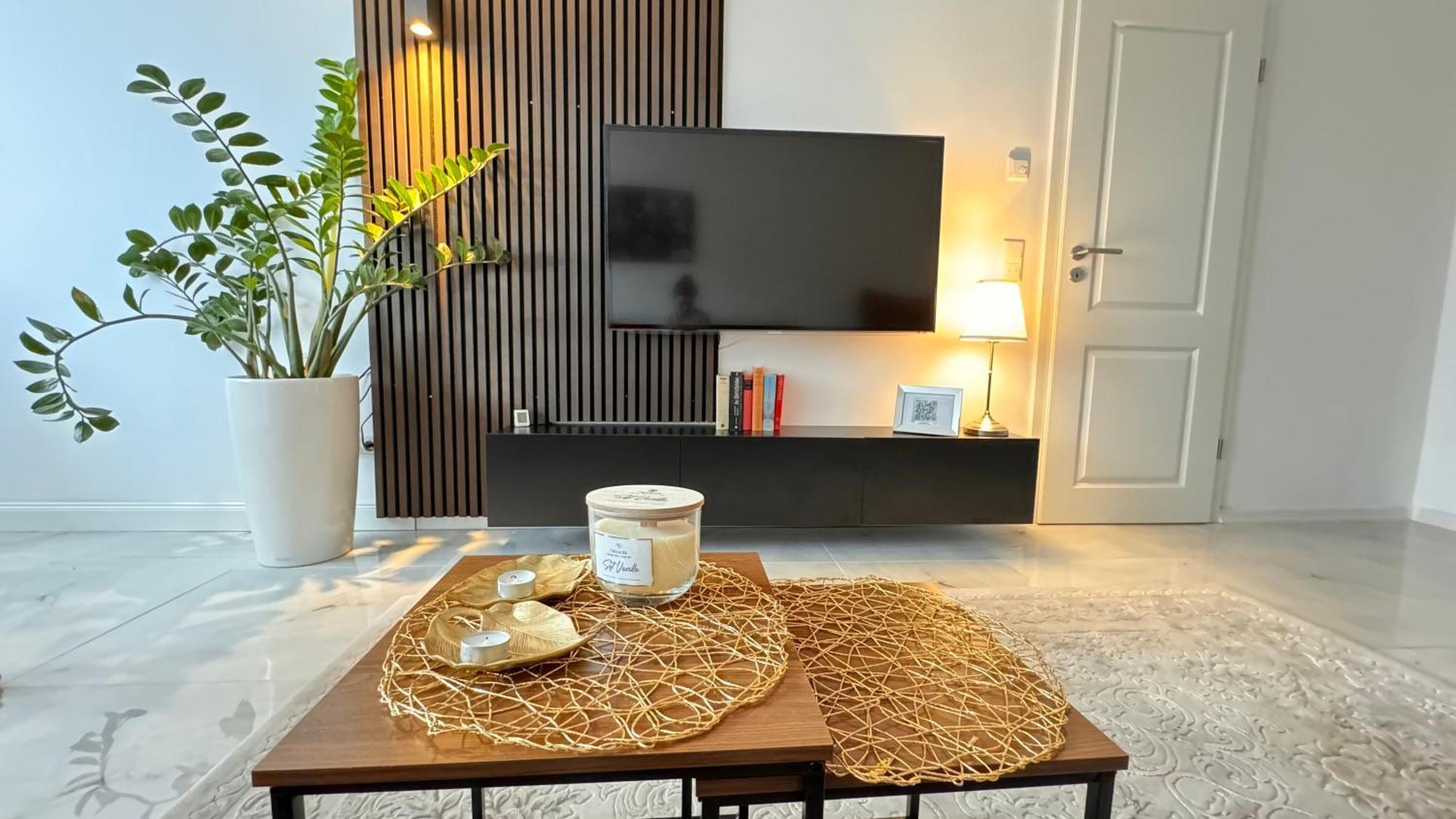 Relaxdays-Apartments 2 Garten Und Pool- Mitbenutzung, Kostenloser Parkplatz, Kontaktloser Checkin, Wifi Mit Smarttv 귀터슬로 외부 사진